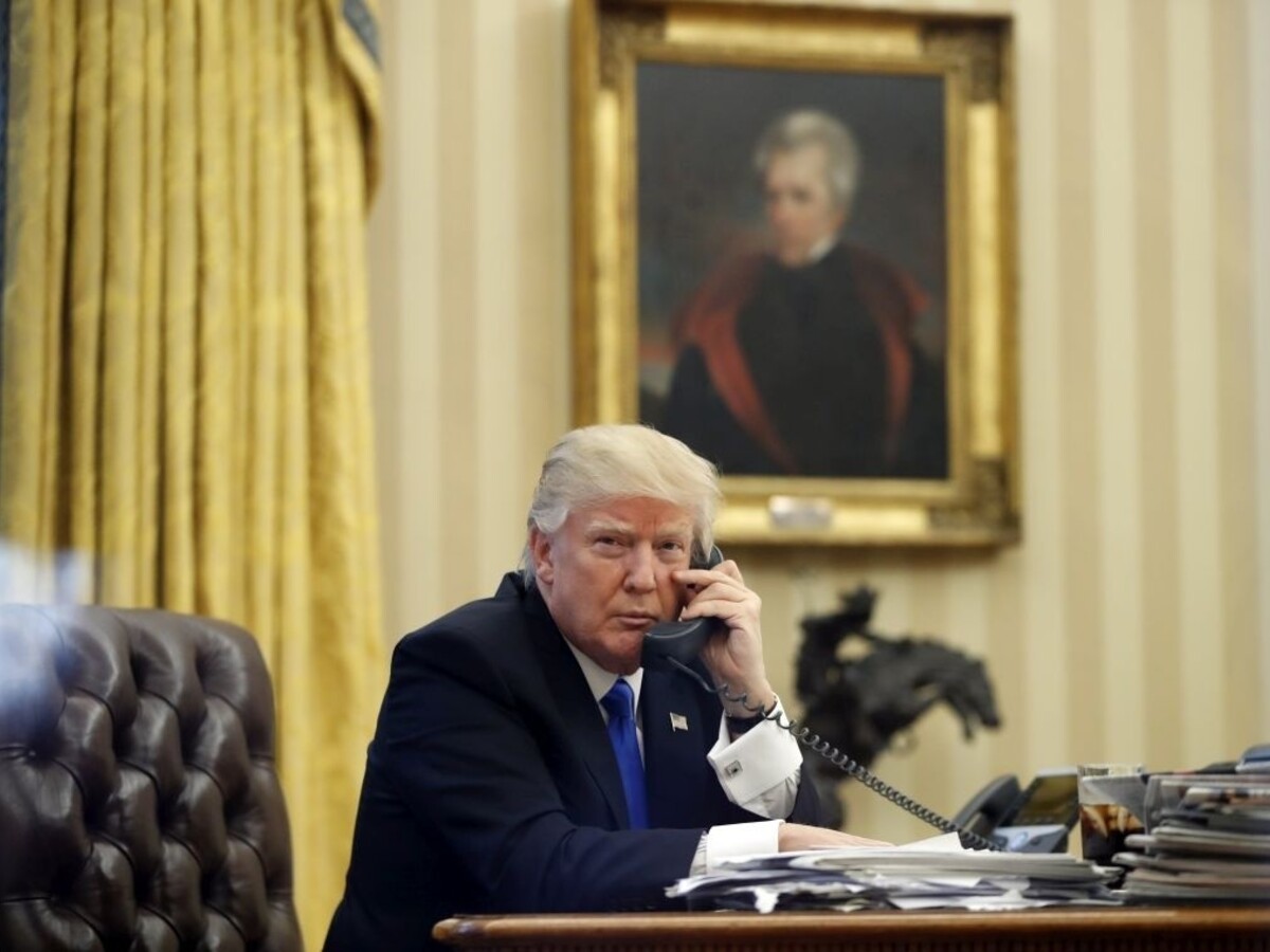 V Bielom dome pripravujú pád Trumpa, tvrdí exšéf komunikácie