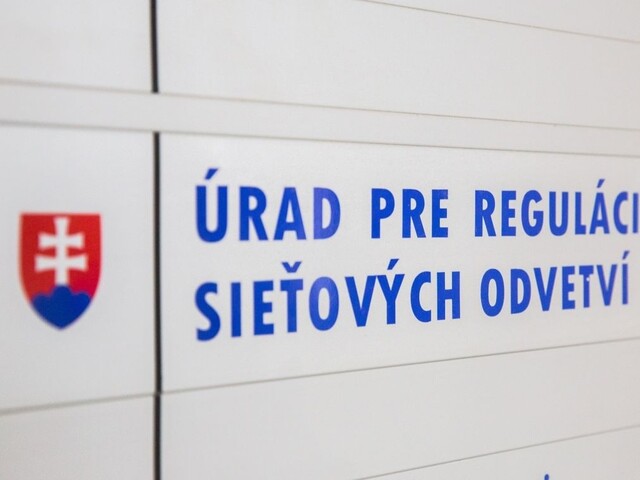Úrad pre reguláciu navrhuje zľavu z tarify za prevádzku systému, návrh by mal priniesť úsporu firmám