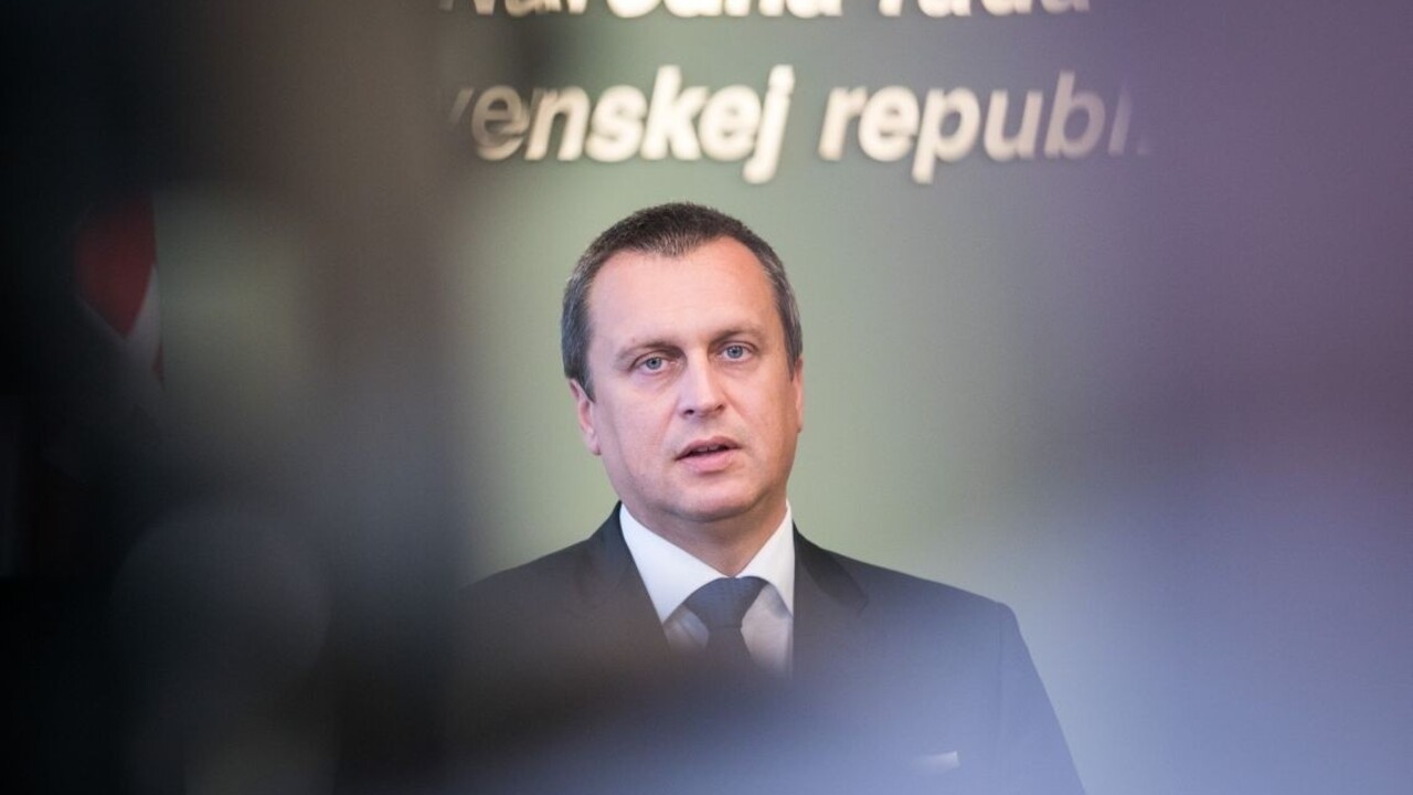 Danko uznal prehru. Úplne ho zmietli zo stola, tvrdí Mesežnikov