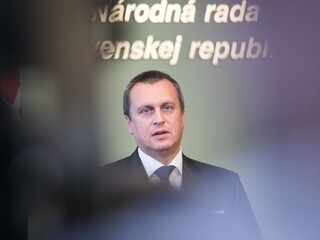 Danko uznal prehru. Úplne ho zmietli zo stola, tvrdí Mesežnikov