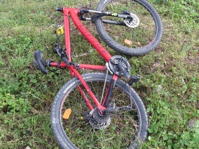 Mladá cyklistka prechádzala cez priecestie, neprežila stret s vlakom