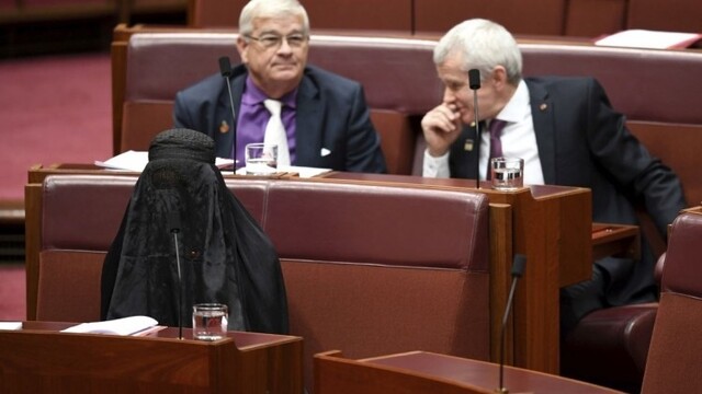 australia-burqa-stunt-59737-90a4eafb54964f979ac4f40795ee43ad_0a000002-abb0-f8f4.jpg