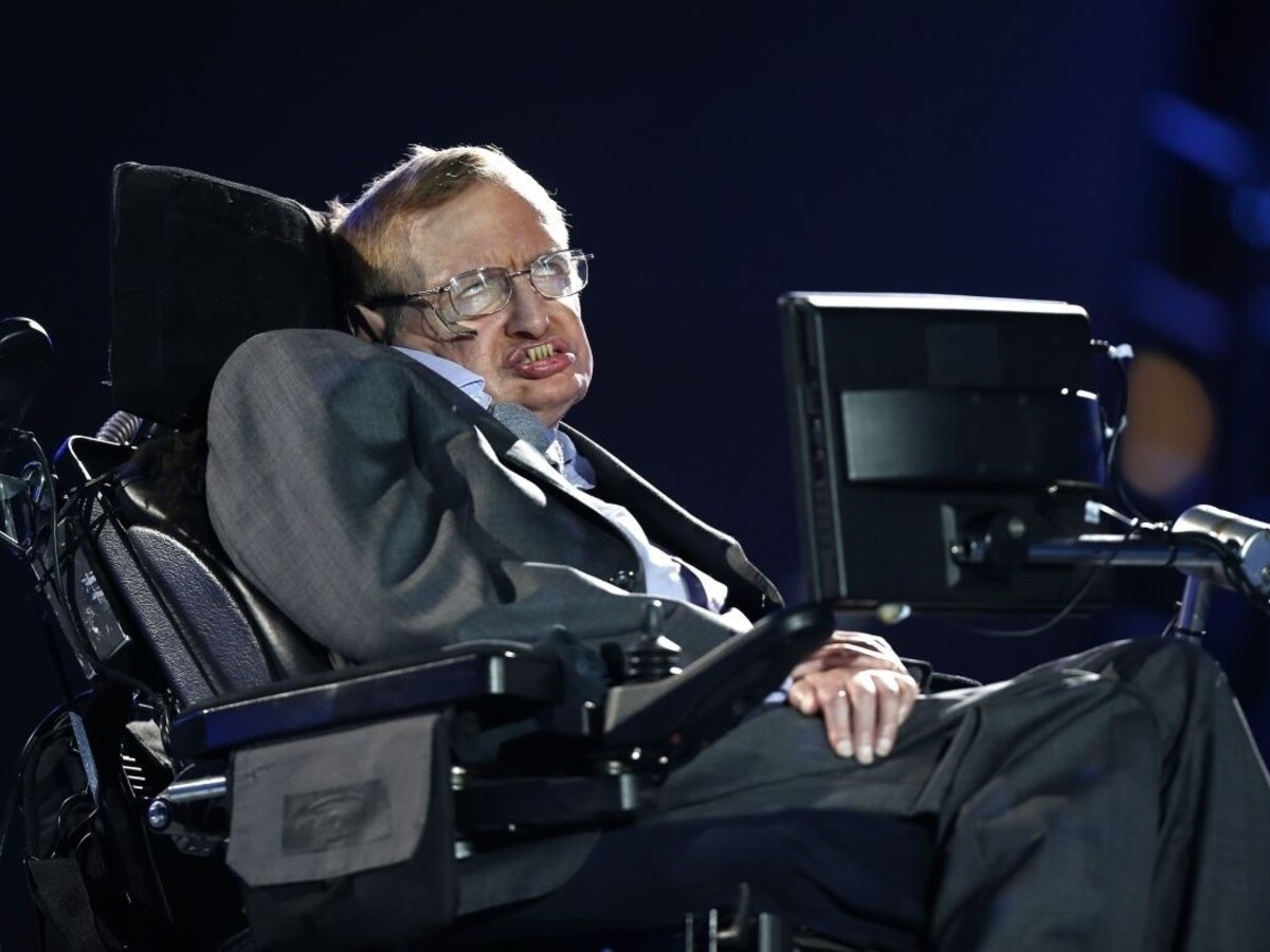 Stephen Hawking kritizoval vládu Mayovej za stav britského zdravotníctva