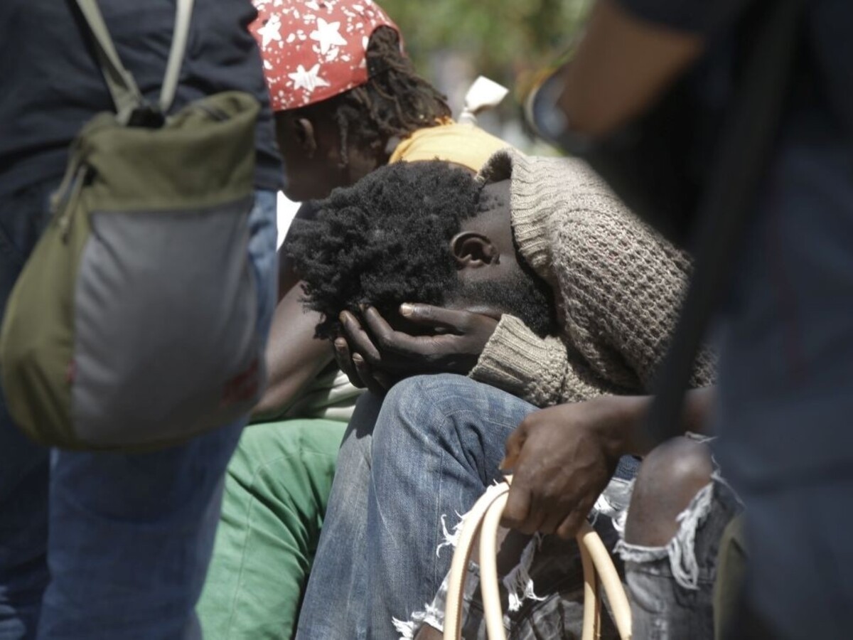 V centre Ríma vysťahovali takmer tisíc migrantov, skončili na ulici
