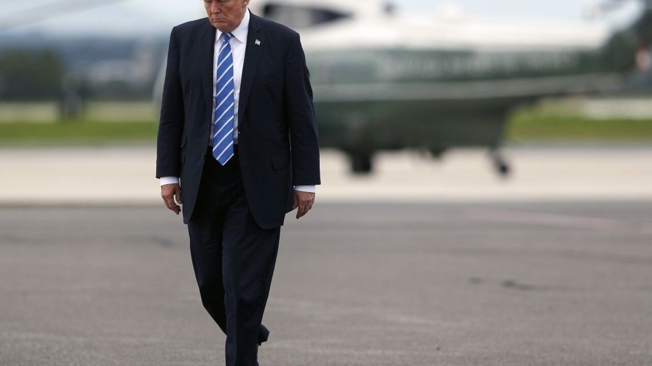 Dúfam, že Trumpa zavraždia, napísala senátorka. Vyhrážali sa jej