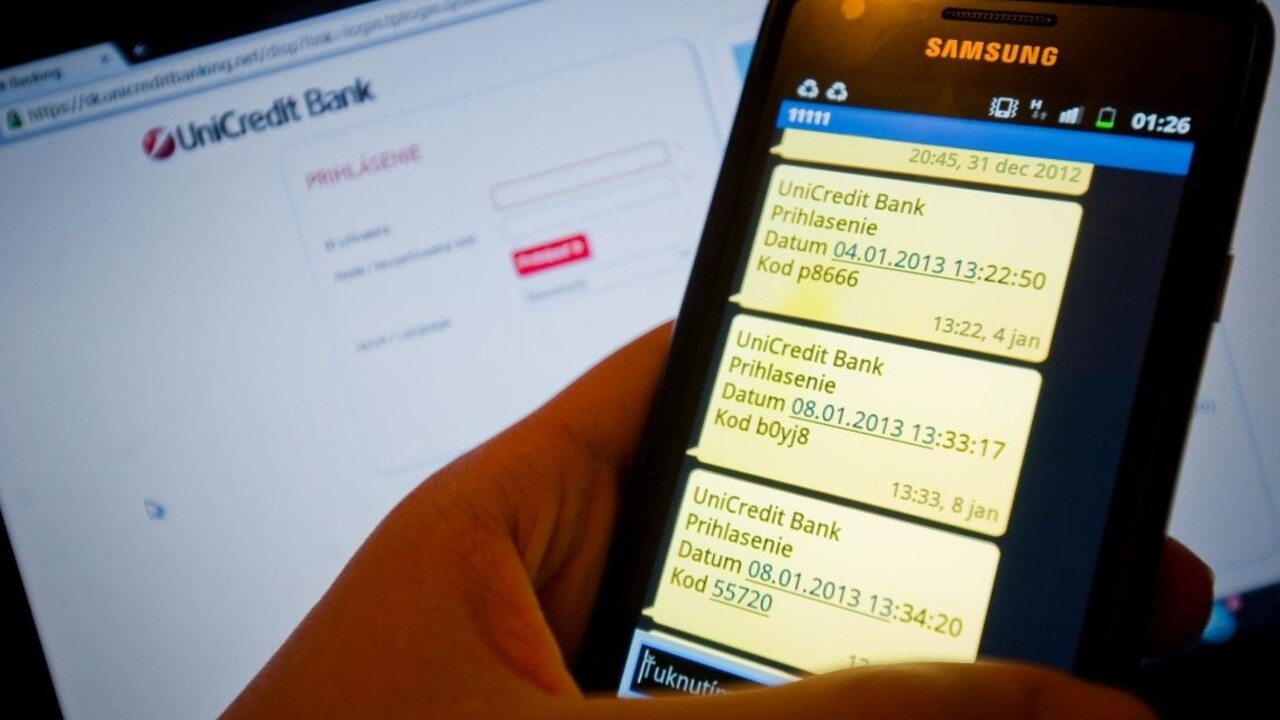 Internetbanking Internet banking bankovníctvo 1140px (SITA/Marián Peiger)