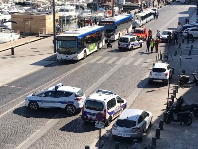 Ďalší útok autom. Vodič vo Francúzsku zrážal ľudí na zastávkach