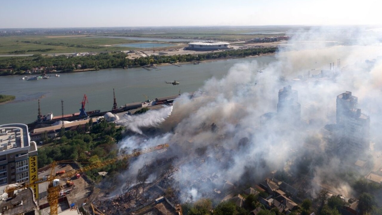 Oheň spustošil centrum ruského mesta, vyhlásili výnimočný stav