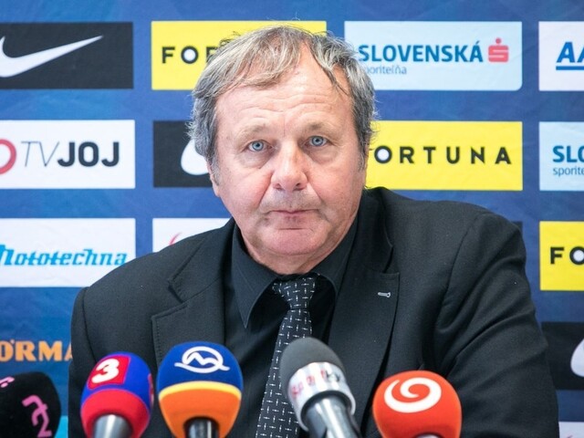 Kozák nominoval na Slovinsko a Anglicko aj dvoch nováčikov