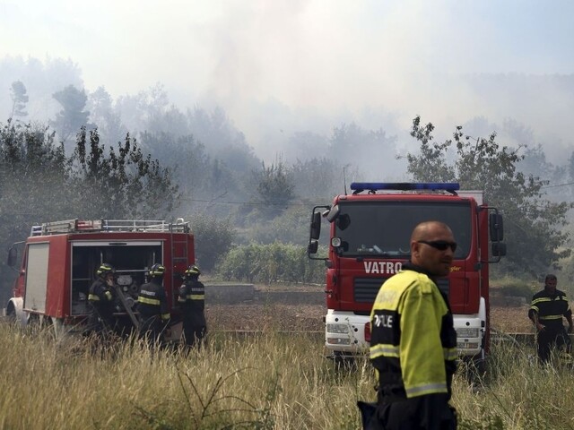Chorvátsko sužujú požiare, situáciu sťažuje vietor