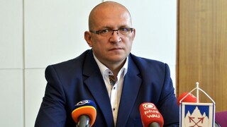 Primátor sa ospravedlnil za opileckú kauzu, je pripravený pykať