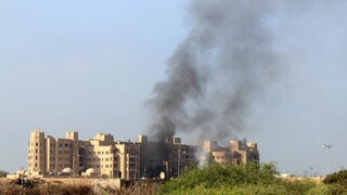 Nálet zasiahol jemenský hotel, zahynuli desiatky ľudí