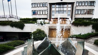 Prieskum vidí osem strán v parlamente, SaS dobieha Smer