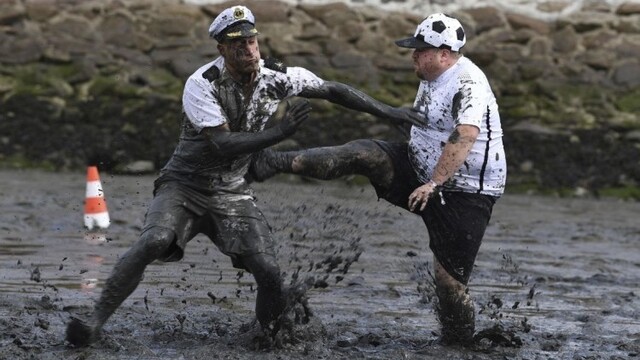 germany-mud-soccer-93387-9008ca8db1014db7b2100d21385e3b24_0a000002-d8c3-e3ac.jpg