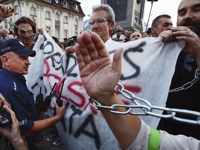 Novú poľskú ústavu majú navrhnúť občania, rozhodol prezident
