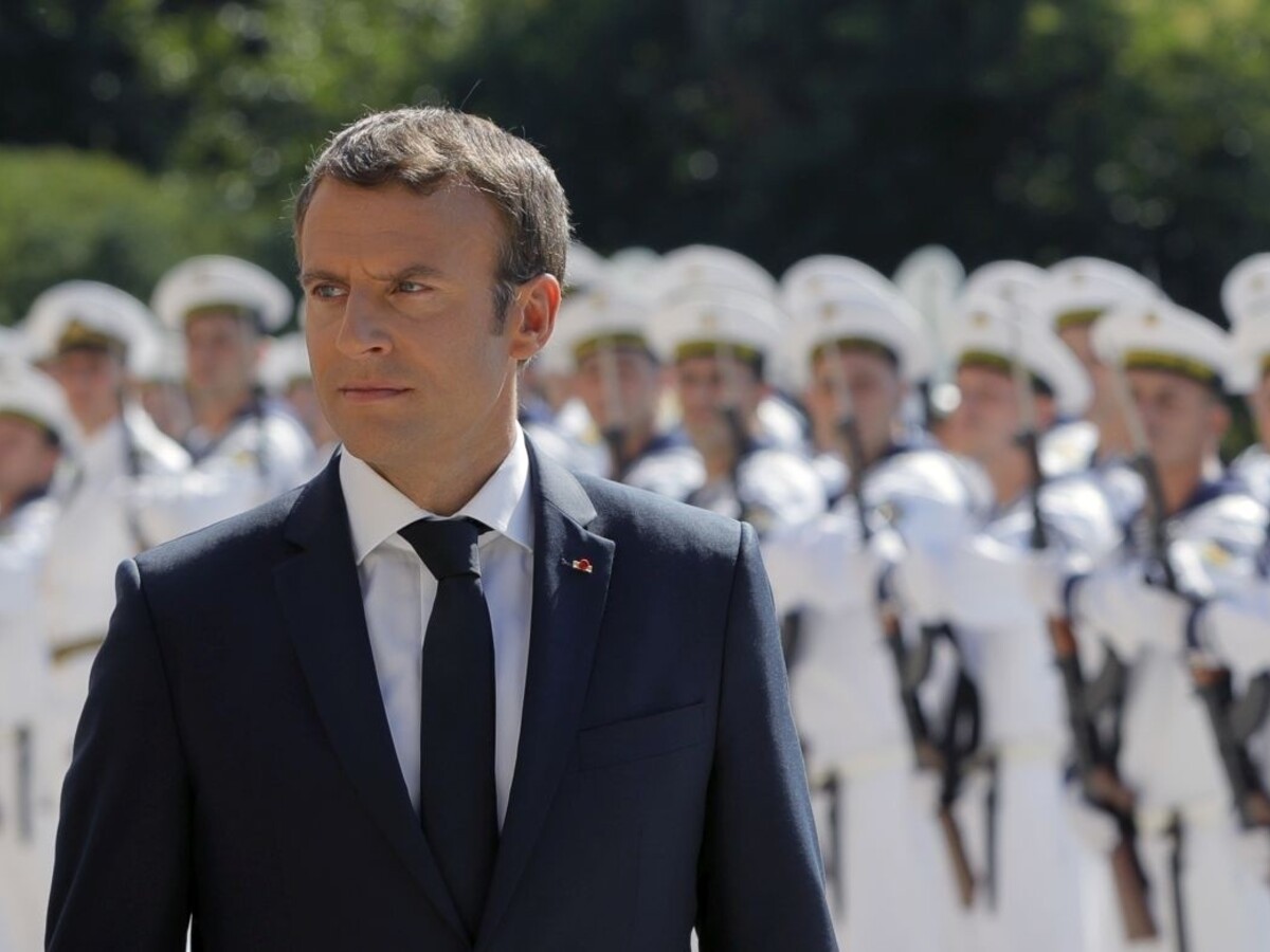 Macronovi klesá popularita, v prieskume spokojnosti pohorel