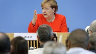 Prijatie vlny migrantov bola podľa Merkelovej humanitárna výnimka