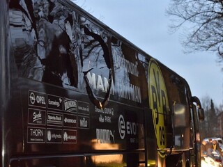 Obžalovali muža, ktorý mal zaútočiť na autobus futbalového tímu