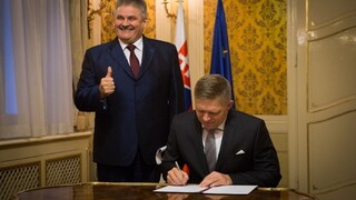 SNS priznala, že chce hlavu Richtera. Minister má u Fica podporu