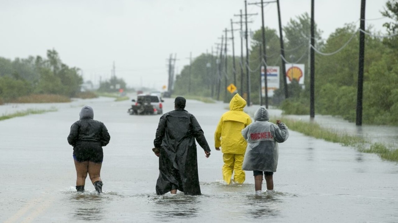 Podľa Charlie Hebdo utopil boh všetkých neonacistov Texasu