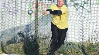 Kladivár Charfreitag ukončil profesionálnu kariéru