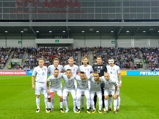 Kozákovci pristáli v Londýne, čaká ich stretnutie na Wembley
