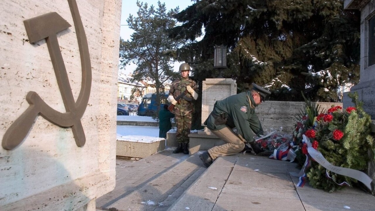 Postup proti výtvarníkovi Lorenzovi preskúma krajská prokuratúra