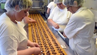 cukrovinky koláče zákusky dezert výroba robotníci cukrári 1140 px (TASR)