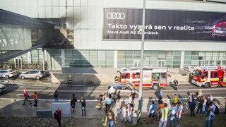 V bratislavskom Auparku horelo, centrum museli evakuovať