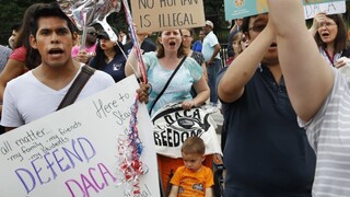 Trump ohrozil státisíce migrantov, ruší Obamov program