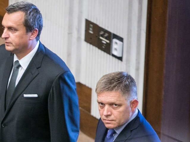 Richter nepadol, SNS nehlasovala proti koaličným partnerom