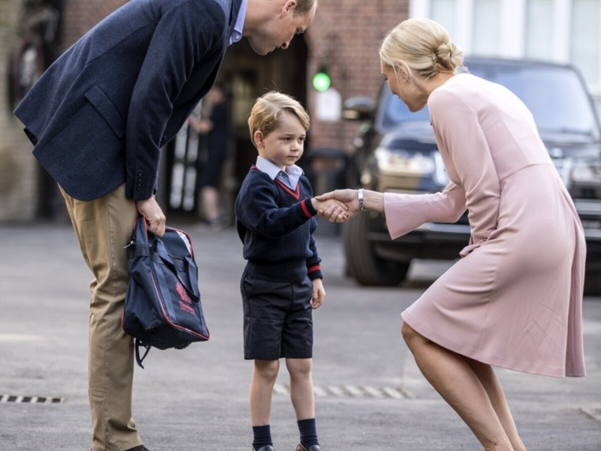 Malý britský princ George išiel po prvý raz do školy
