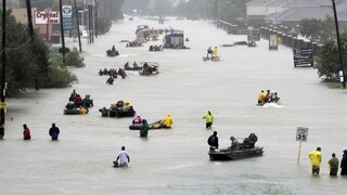 USA sa pravdepodobne zadlžia, dôvodom sú škody po hurikáne Harvey