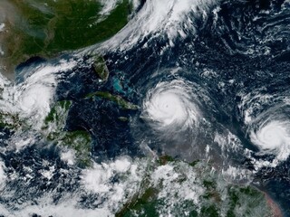 Nebezpečné dvojča hurikánu Irma zosilnelo, blíži sa k ostrovom