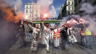 Francúzske odborárske demonštrácie sa skončili zrážkami s políciou