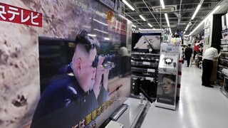 Kim napriek sankciám opäť testoval, Japonci sa museli skryť
