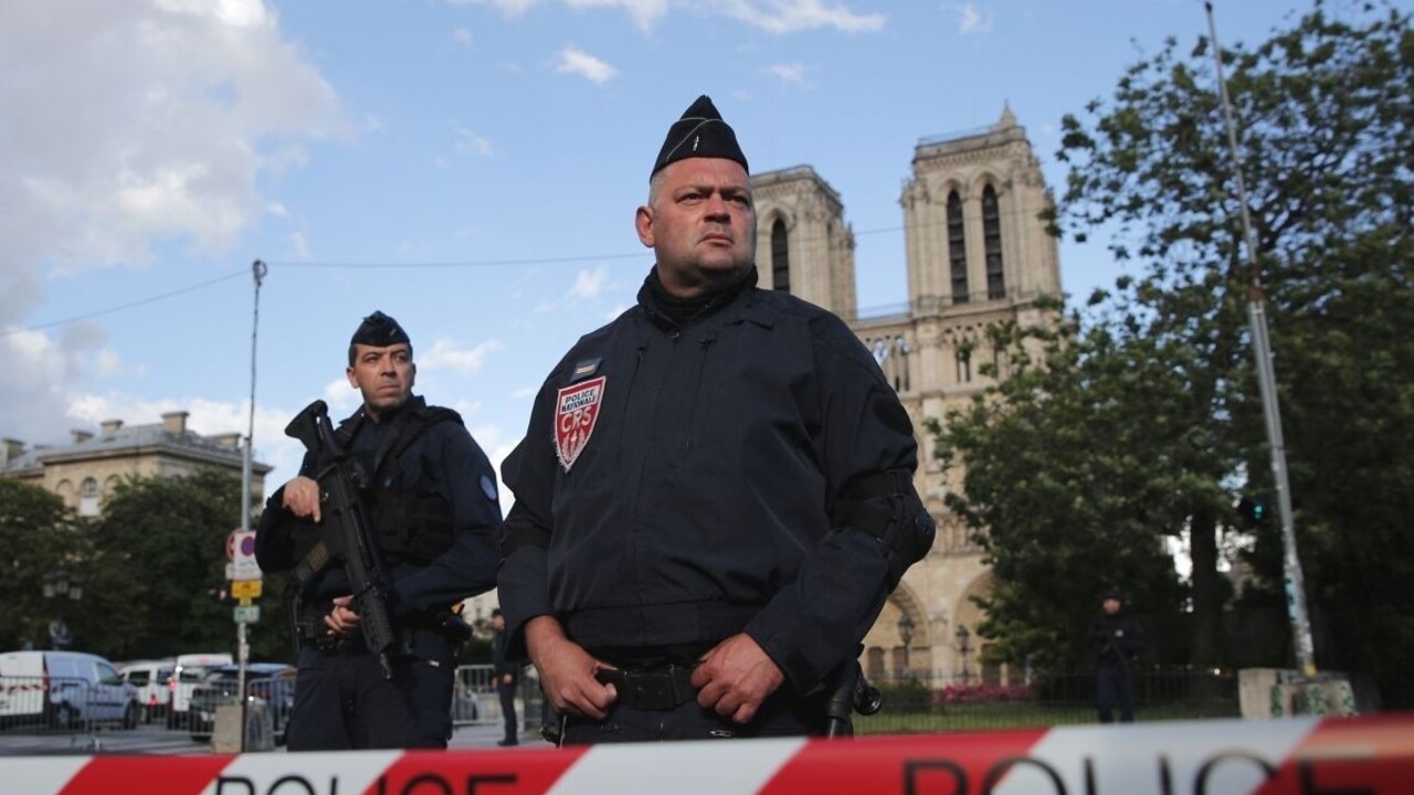 Muž s kladivom napadol dve ženy v centrálnej časti Francúzska