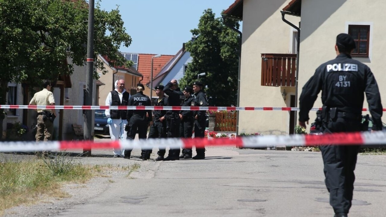 Muž spustil paľbu v bavorskom hostinci, hlásia mŕtvych aj zranených