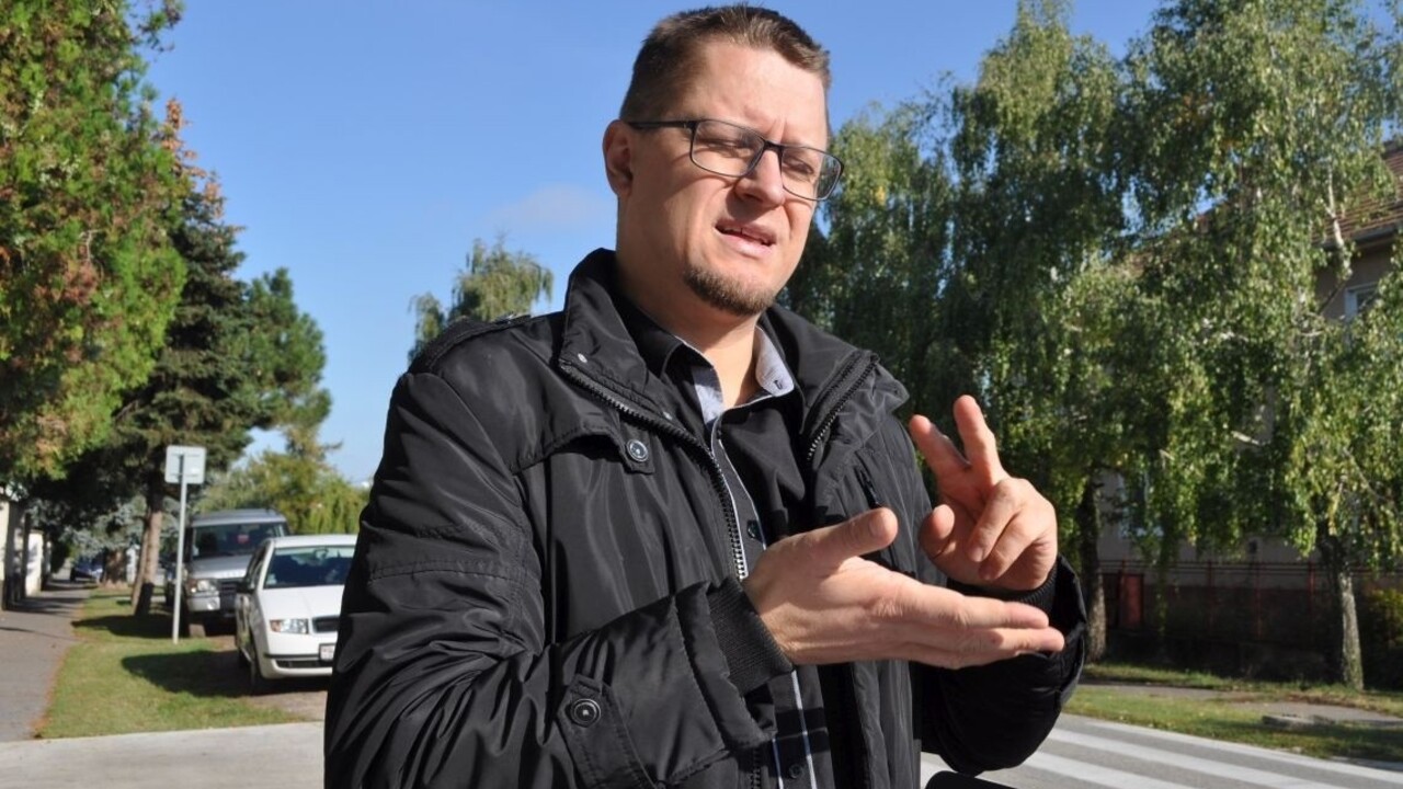 Županom chce byť aj nepočujúci kandidát. Pasívny vraj nebude