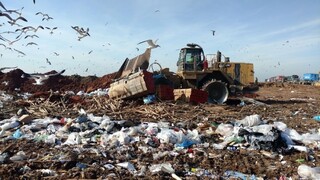 V Banskej Bystrici ničili skládku odpadu, ktorý sa nedá recyklovať