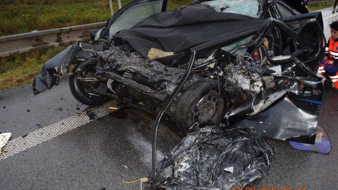 Zistili, čo bolo príčinou mimoriadne tragickej nehody pri Šahách