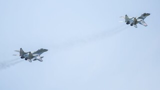 O stíhačkách sa rozhodne neskôr, štátny tajomník sa s tým nestotožňuje