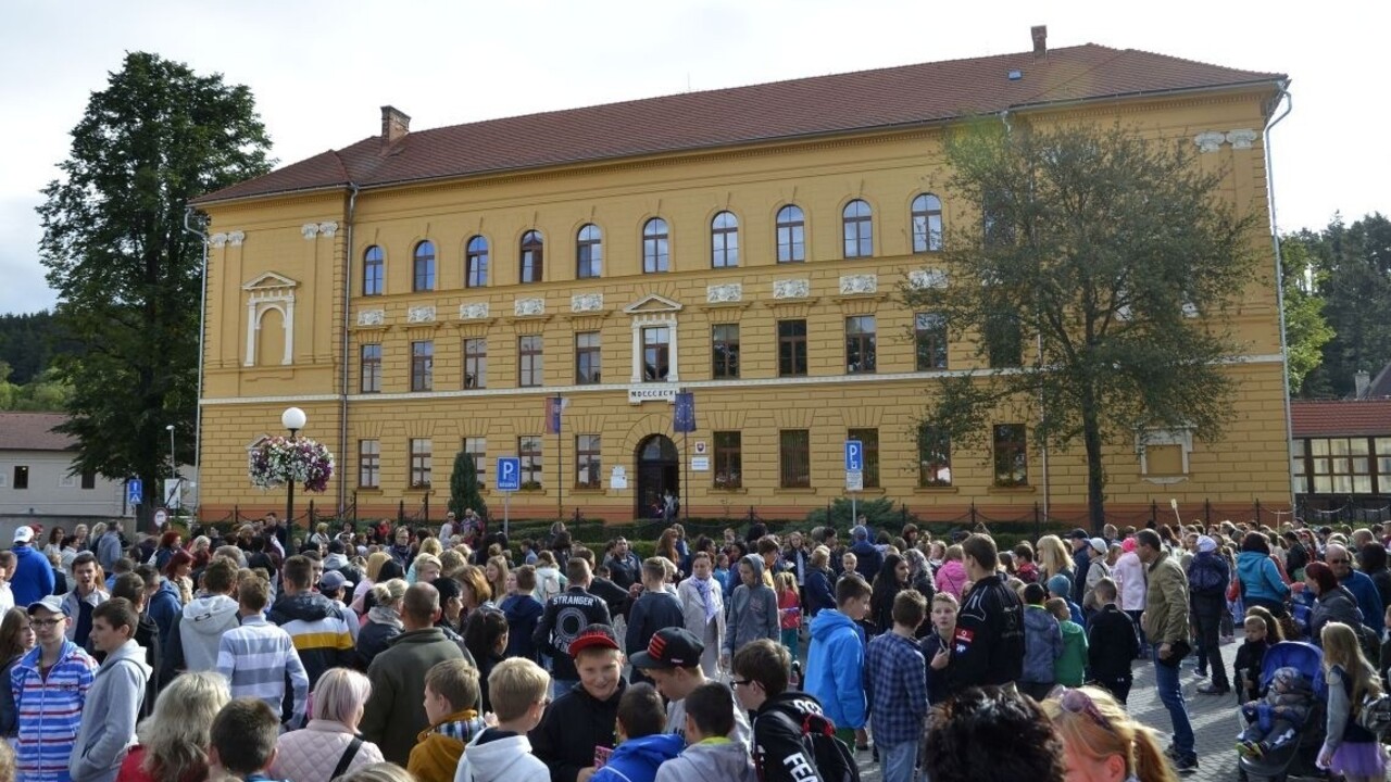 Budúcnosťou školstva sú vzdelávacie centrá, tvrdí Most