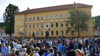 Budúcnosťou školstva sú vzdelávacie centrá, tvrdí Most