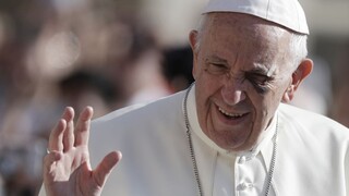 Pápeža obvinili z kacírstva, dôvodom je dokument Radosť lásky