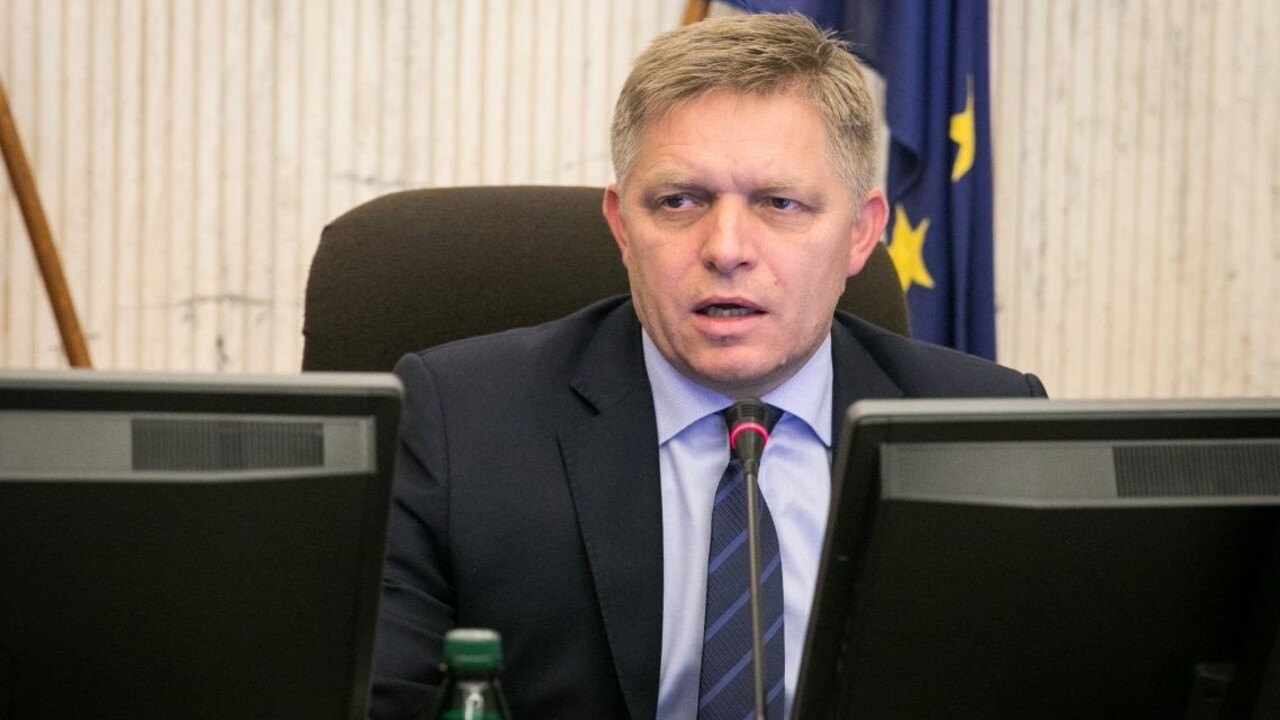 Fico pred protikorupčným pochodom: Vítam záujem mladých