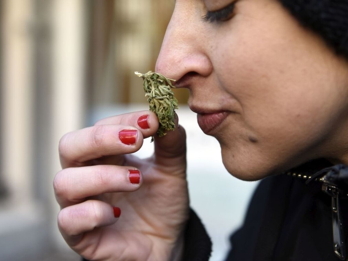 Marihuana žena 1140 px (TASR)