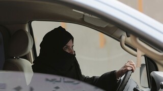 Saudská Arábia konečne ustúpila, dovolí ženám šoférovať
