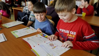 Školám chýba viac ako polovica učebníc, Lubyová sľubuje zmenu