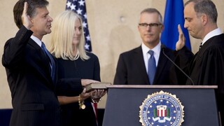 FBI spoznala svojho nového šéfa, nominoval ho Trump